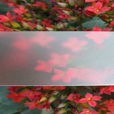 Un buon prezzo. Carta ghiacciata in policarbonato, carta in rilievo in linea