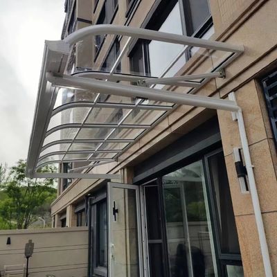 Un buon prezzo. Sperimenta la durata e la versatilità con copertura in policaronato fai-da-te in linea