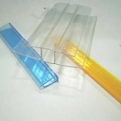 Un buon prezzo. 4mm 6mm 8mm 10mm Policarbonato Profil H connettore per il collegamento di piastre e tavole in linea