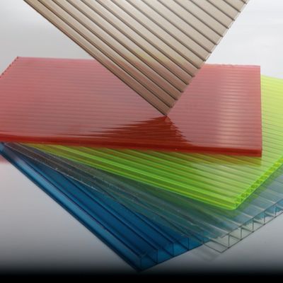 Un buon prezzo. Lunghezza personalizzabile Tavola PC in plastica a più strati colorata e cava in linea