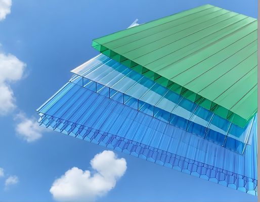 Pannello di policarbonato anti-UV rivestito in PE per la costruzione interna
