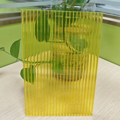 Materiale resistente alle intemperie resistente agli impatti giallo 4 mm PC foglio cavo ad alte prestazioni per la costruzione industriale