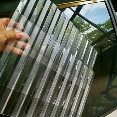 Un buon prezzo. Tetti e lucernari resistenti a forti urti in linea