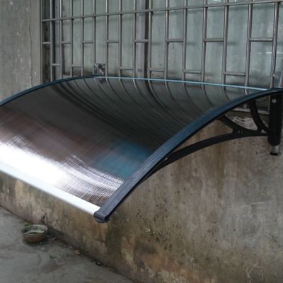 Un buon prezzo. Aggiornare lo spazio esterno larghezza affidabile altezza regolabile supporto tendaggio in linea