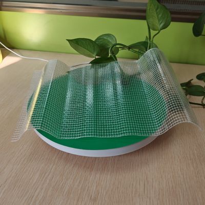 Scheletro di fibre rinforzate per una migliore resistenza agli urti e alla resistenza alla trazione nella lamiera composita ondulata in PET