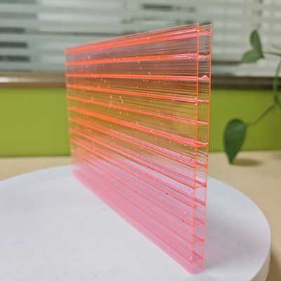 Un buon prezzo. Lastra cava in policarbonato rosa Leggera Facile da maneggiare e installare per scopi decorativi e funzionali in linea
