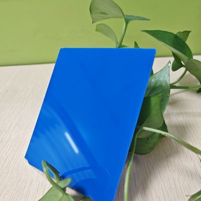 Fogli solidi di policarbonato blu opaco per una facile manipolazione e installazione con design leggero