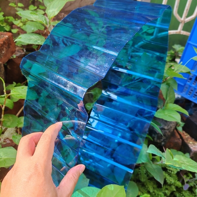Un buon prezzo. Lastra ondulata in policarbonato blu, resistente agli urti e leggera per funzionalità e design migliorati in linea