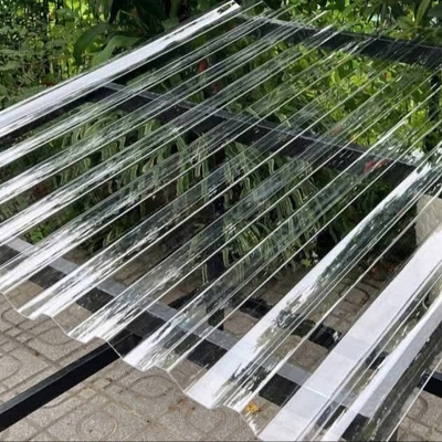 Un buon prezzo. Lastra in policarbonato ondulato in plastica ad alta resistenza agli urti per materiali da costruzione per tetti e pareti, resistente agli agenti atmosferici in linea