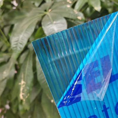 Un buon prezzo. Lastra alveolare in policarbonato blu 4 piedi * 8 piedi con protezione UV e struttura multi-parete per applicazioni strutturali ed estetiche in linea