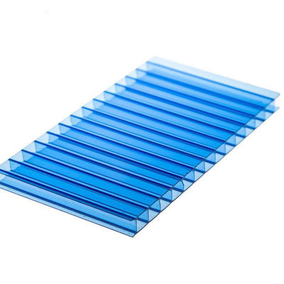 Un buon prezzo. Lastre in policarbonato blu da 6mm a 10mm con struttura multi-parete per protezione UV e illuminazione ambiente diffusa e piacevole in linea