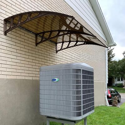 Un buon prezzo. Materiale di vela in policarbonato Canopy PC con 600 800 1000 1200 1500 mm lunghezza supporto grigio nero che fornisce protezione per ambienti commerciali all'aperto in linea