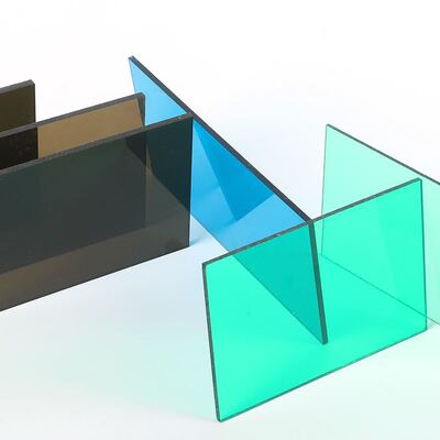 Un buon prezzo. Densità 1,2 gcm3 foglio di policarbonato trasparente trasparente leggero materiale resistente agli urti adatto a usi industriali in linea