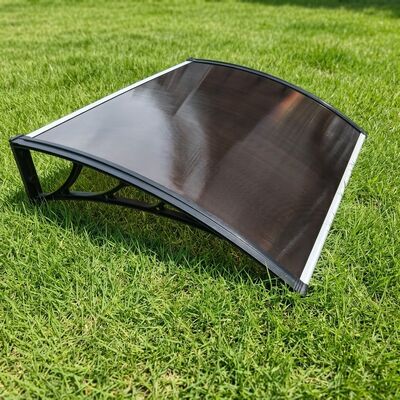 Un buon prezzo. Tenda da sole in policarbonato con finestra marrone dotata di staffa in plastica o alluminio progettata per fornire una protezione duratura e un migliore aspetto estetico in linea